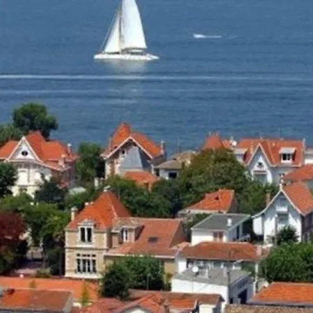 Appartement Centre Ville Proche Plage 2 *